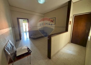 Hall / corridoio - Trilocale Via Andrea Saluta
 
27, Augusta - foto 19