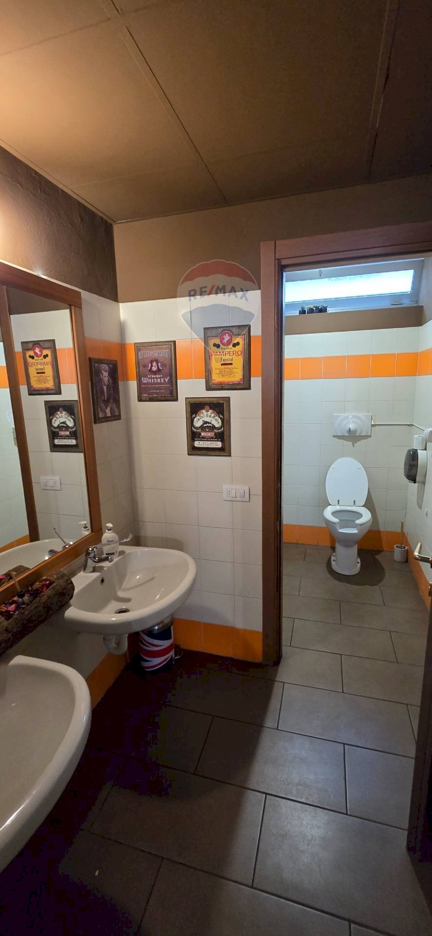 Bagno - Locale Commerciale Via Roma
 
3, Lambrugo - foto 2