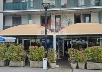 Edificio all\'aperto - Locale Commerciale Via Roma
 
3, Lambrugo - foto 1