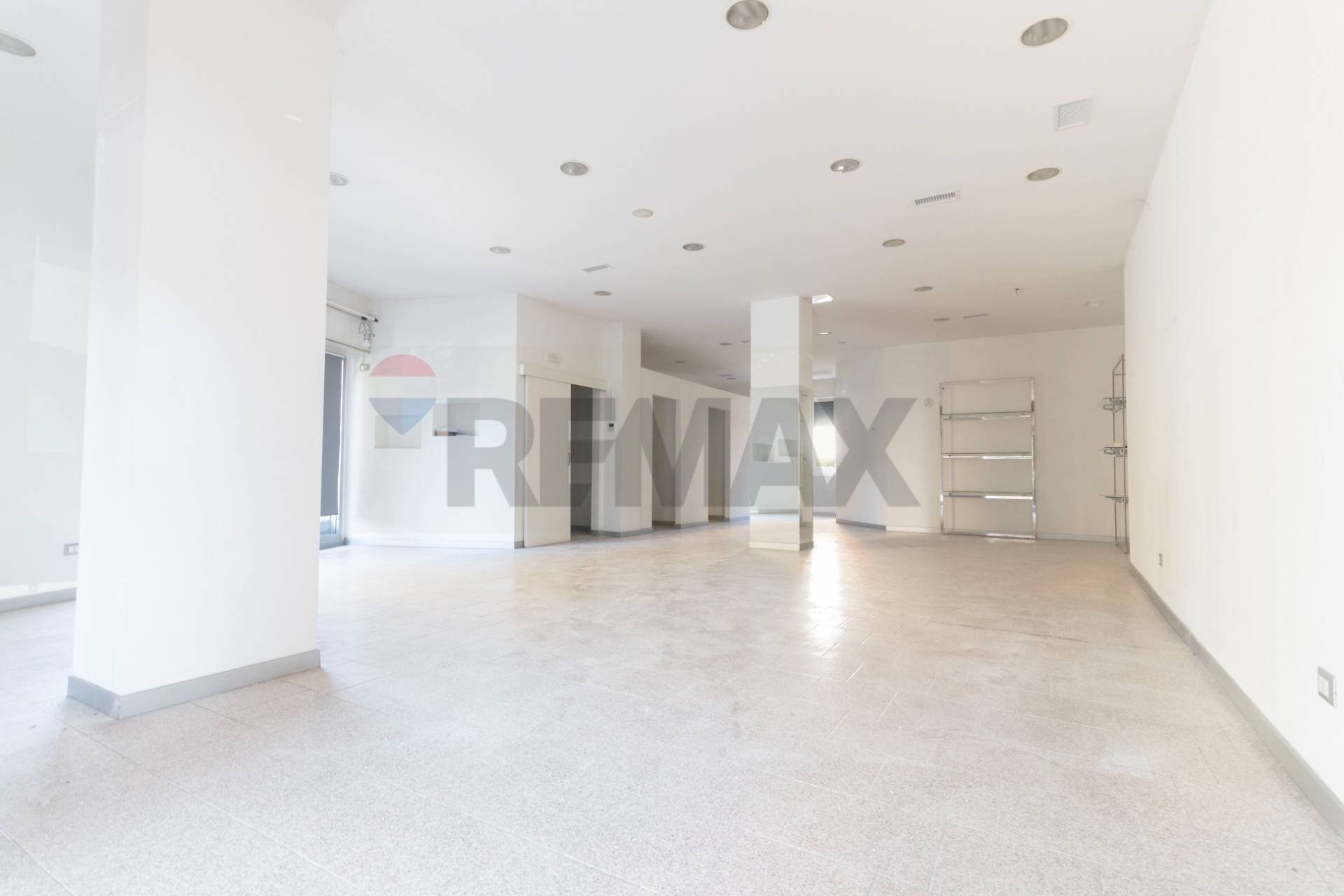 Stanza vuota - Commercial Premises Via Cadore
 
10, Desio - photo 1