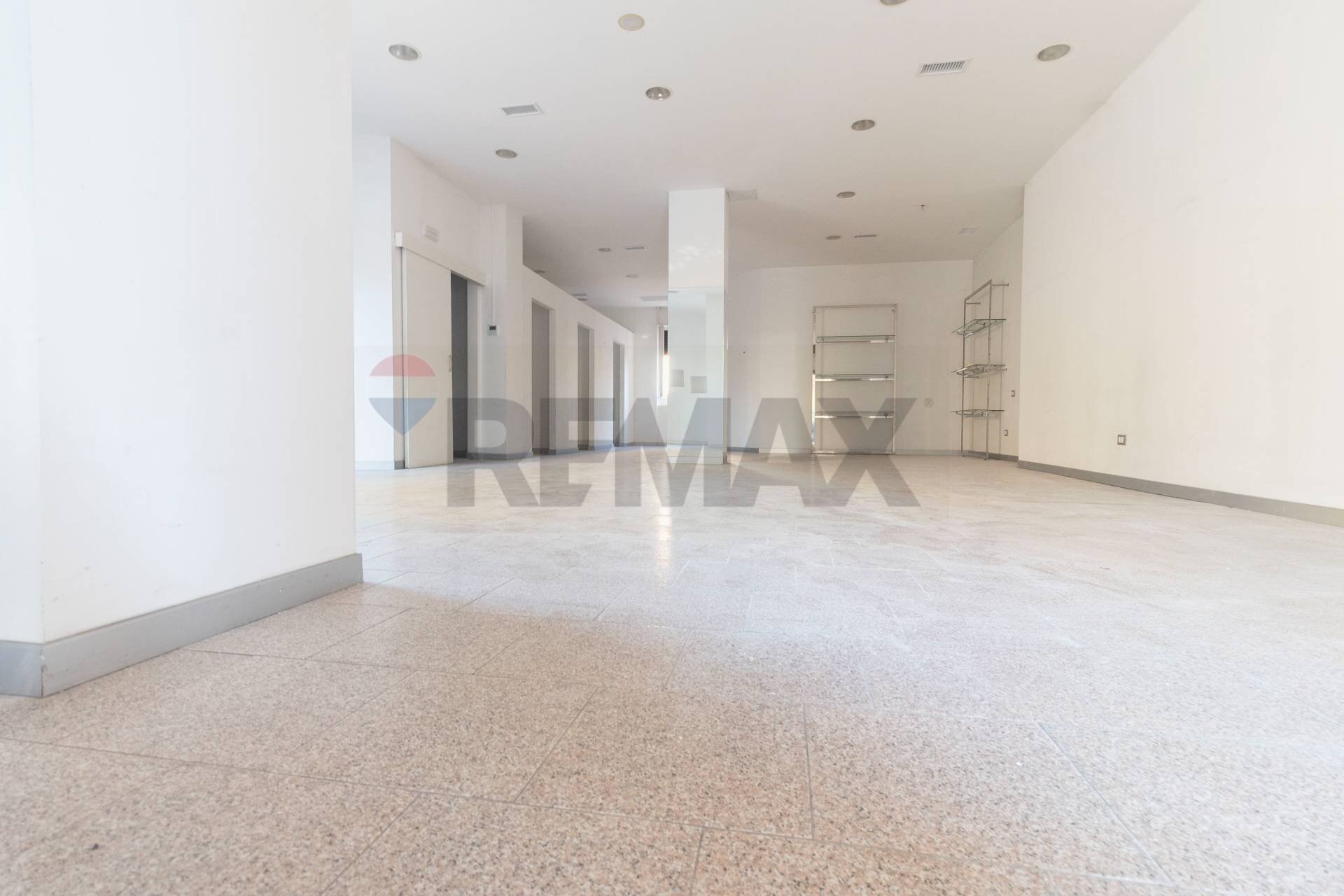 Stanza vuota - Commercial Premises Via Cadore
 
10, Desio - photo 3