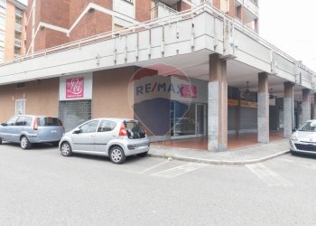 Edificio all\'aperto - Locale Commerciale Via Cadore
 
10, Desio - foto 3