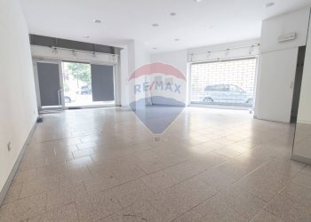 Stanza vuota - Locale Commerciale Via Cadore
 
10, Desio - foto 6