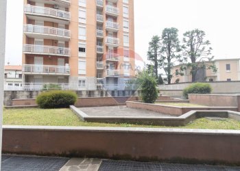 Edificio all\'aperto - Locale Commerciale Via Cadore
 
10, Desio - foto 14