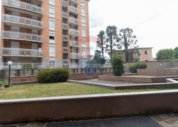 Edificio all\'aperto - Locale Commerciale Via Cadore
 
10, Desio - foto 15