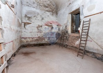 Stanza vuota - Locale Commerciale Piazza Duca di Genova
 
11-12, Catania - foto 4