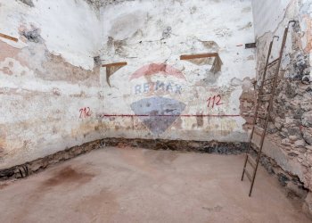 Stanza vuota - Locale Commerciale Piazza Duca di Genova
 
11-12, Catania - foto 9