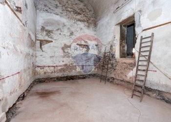 Stanza vuota - Locale Commerciale Piazza Duca di Genova
 
11-12, Catania - foto 10