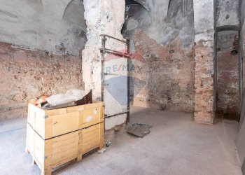 Stanza vuota - Locale Commerciale Piazza Duca di Genova
 
11-12, Catania - foto 15