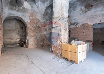 Stanza vuota - Locale Commerciale Piazza Duca di Genova
 
11-12, Catania - foto 26