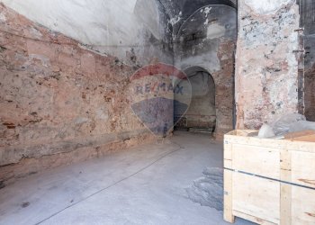 Non correlato - Locale Commerciale Piazza Duca di Genova
 
11-12, Catania - foto 28