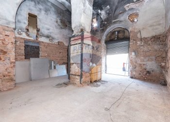 Non correlato - Locale Commerciale Piazza Duca di Genova
 
11-12, Catania - foto 13