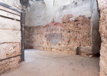 Dettagli - Locale Commerciale Piazza Duca di Genova
 
11-12, Catania - foto 30