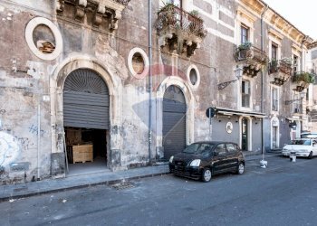 Edificio all\'aperto - Locale Commerciale Piazza Duca di Genova
 
11-12, Catania - foto 36
