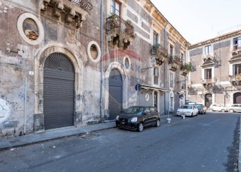Edificio all\'aperto - Locale Commerciale Piazza Duca di Genova
 
11-12, Catania - foto 38