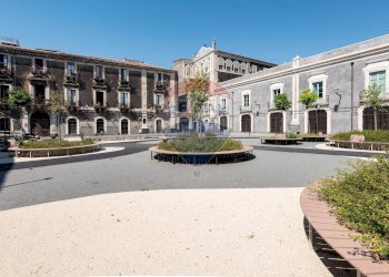 Edificio all\'aperto - Locale Commerciale Piazza Duca di Genova
 
11-12, Catania - foto 39