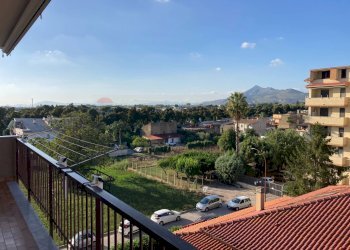 Balcone - Quadrilocale San Nicola la Strada - foto 1