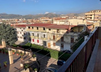 Edificio all\'aperto - Quadrilocale San Nicola la Strada - foto 4