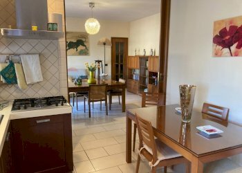 Sala da pranzo - Quadrilocale San Nicola la Strada - foto 6