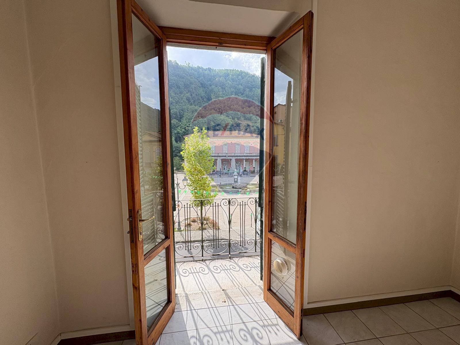 Stanza vuota - Quadrilocale Via umberto I Bagni di Lucca
 
132, Bagni di Lucca - foto 1