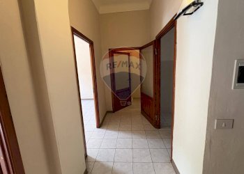 Hall / corridoio - Quadrilocale Via umberto I Bagni di Lucca
 
132, Bagni di Lucca - foto 4