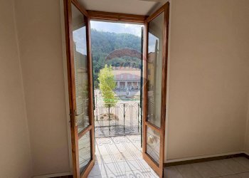 Stanza vuota - Quadrilocale Via umberto I Bagni di Lucca
 
132, Bagni di Lucca - foto 1