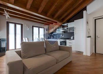 \nSoggiorno\n - Appartamento Via Vincenzo Monti
 
50, Lesmo - foto 3