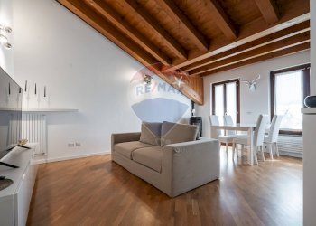 \nSala da pranzo\n - Appartamento Via Vincenzo Monti
 
50, Lesmo - foto 4