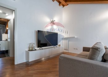 \nSoggiorno\n - Appartamento Via Vincenzo Monti
 
50, Lesmo - foto 7