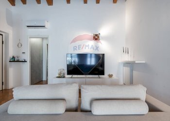 \nSoggiorno\n - Appartamento Via Vincenzo Monti
 
50, Lesmo - foto 8