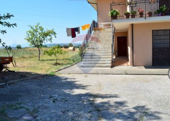 Casa all\'aperto - Casa semi indipendente contrada offa di ciomma
 
snc, Reino - foto 1