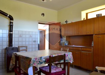 Sala da pranzo - Casa semi indipendente contrada offa di ciomma
 
snc, Reino - foto 10