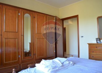 Camera / camera da letto - Casa semi indipendente contrada offa di ciomma
 
snc, Reino - foto 12