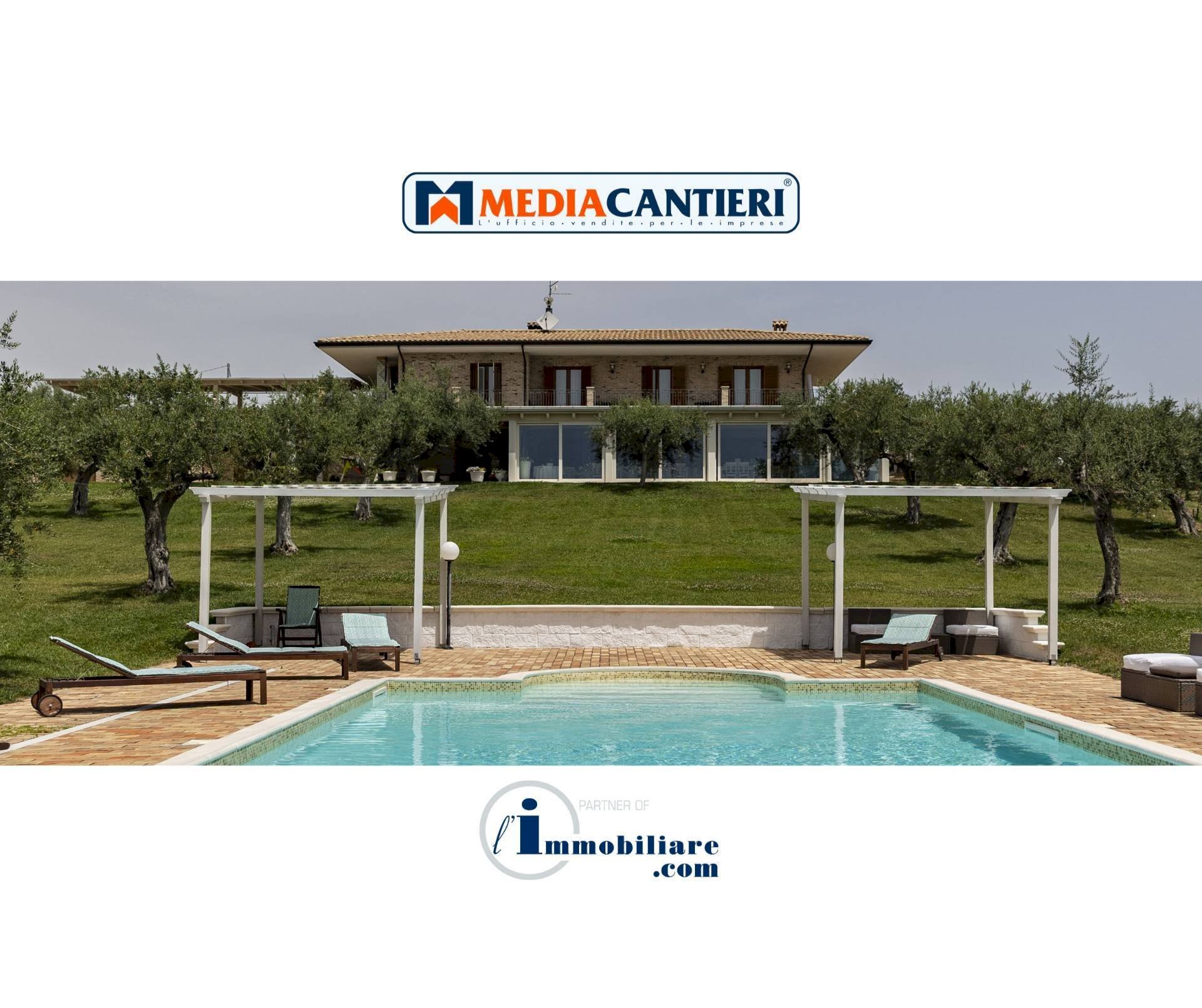 Foto 1 - Villa CONTRADA CECALUPO, Loreto Aprutino - foto 1