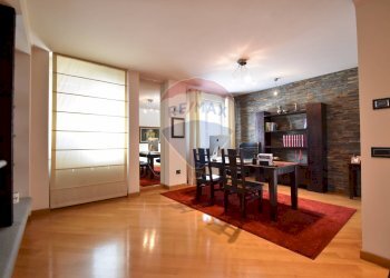 Sala da pranzo - Casa indipendente Via BIanchi Novello
 
144, Villadossola - foto 5