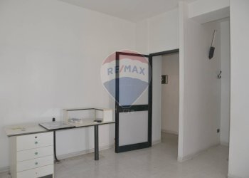 Stanza vuota - Office via P.Calamandrei
 
86, Vittoria - photo 8