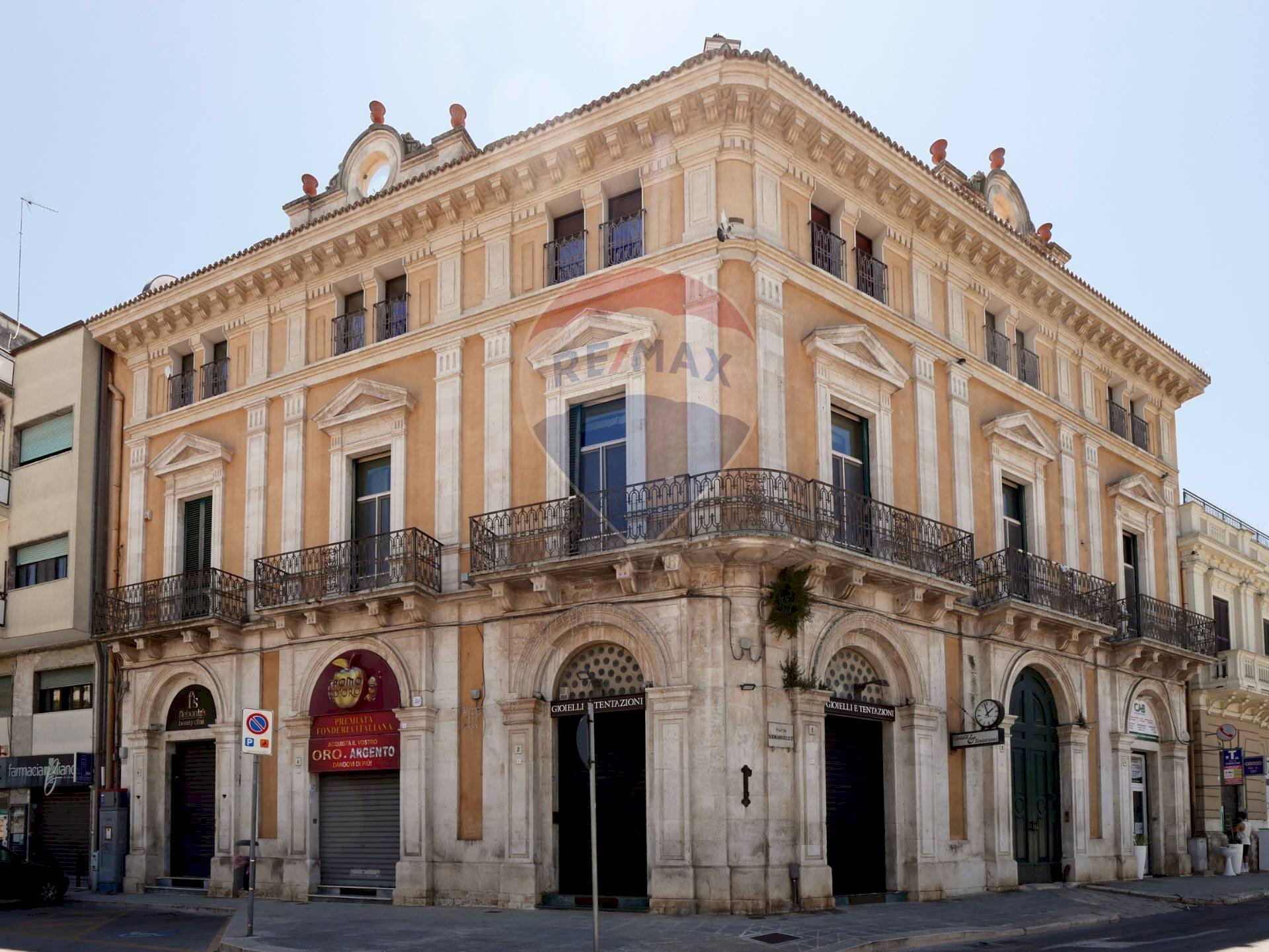 Edificio all\'aperto - Semi-detached house Piazza Vittorio Emanuele II
 
2, Acquaviva delle Fonti - photo 1