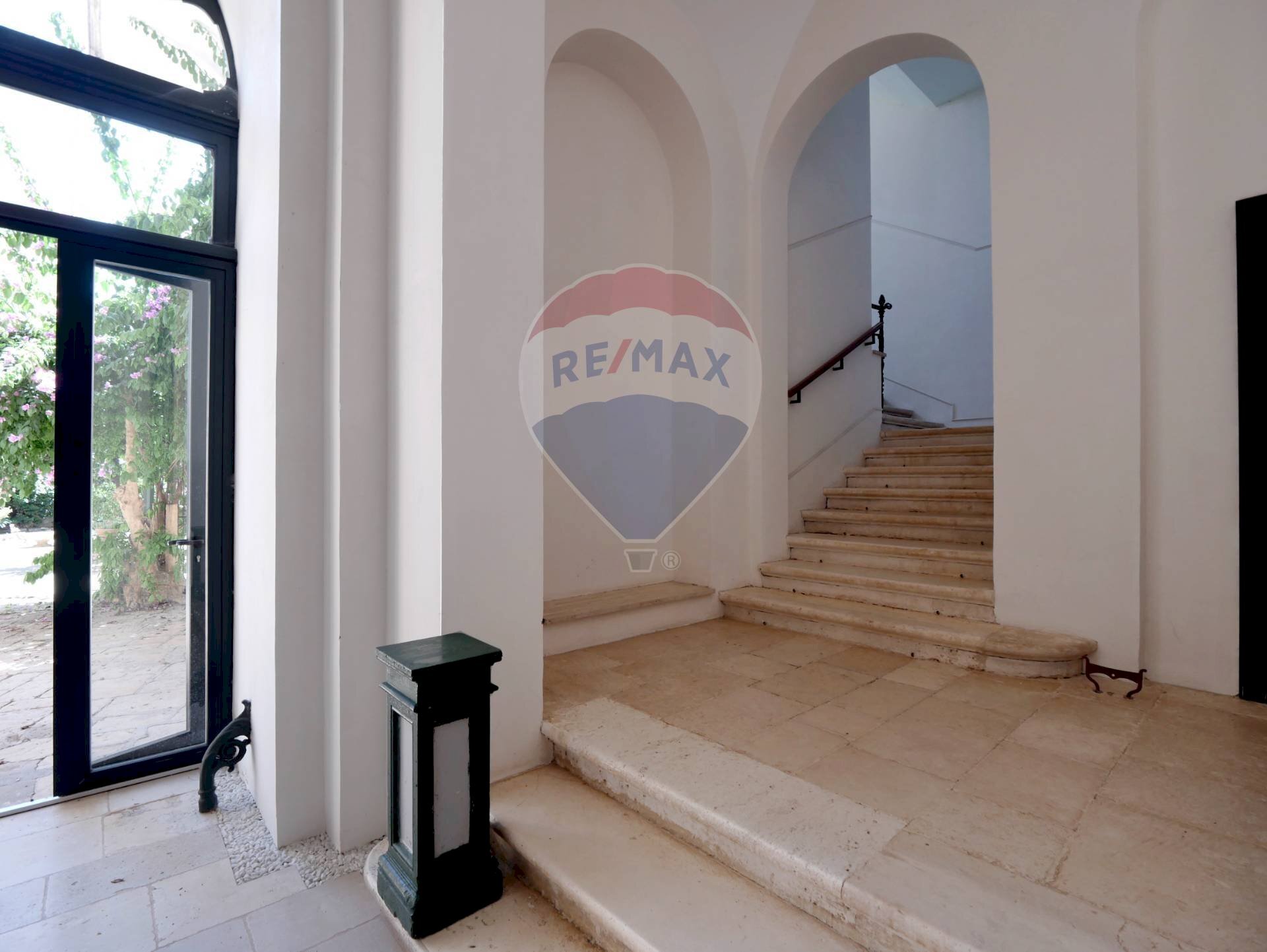 Scale - Semi-detached house Piazza Vittorio Emanuele II
 
2, Acquaviva delle Fonti - photo 2