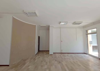 Foto 2 - Locale Commerciale VIA T AMIANI
 
33, Fano - foto 2