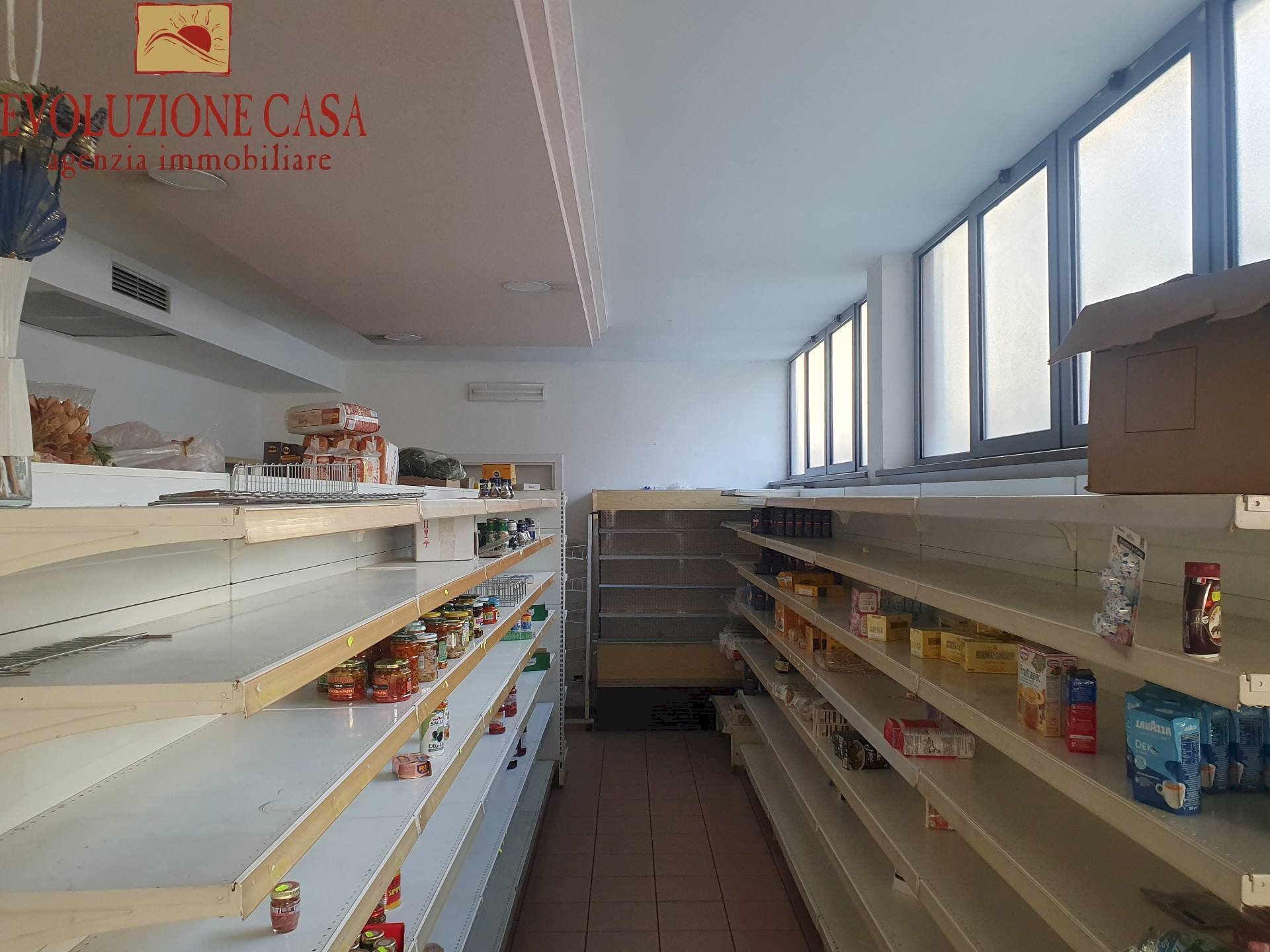 Foto 2 - Locale Commerciale sauro
 
2, San Pier d'Isonzo - foto 2