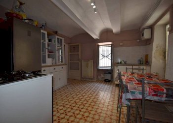 Cucina - Casa indipendente via Giuseppe Garibaldi, Rocca d'Arazzo - foto 24