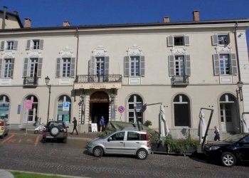 facciata - Trilocale piazza Cavour, 3, Chieri - foto 12