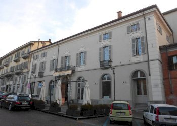 facciata - Trilocale piazza Cavour, 3, Chieri - foto 20