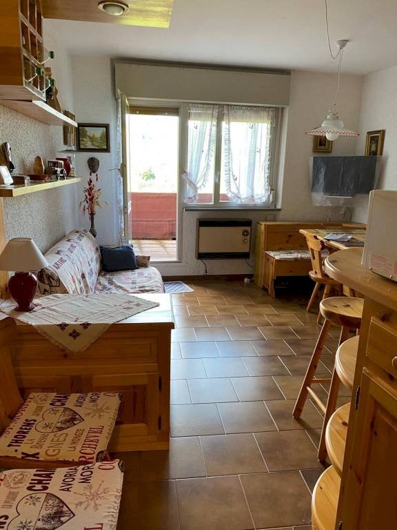 Salone - Monolocale via Santuario, 18, Viola - foto 1