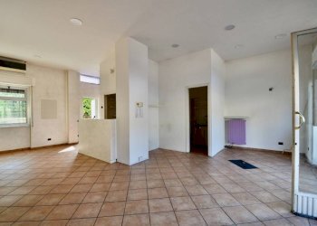 Interno non residenziale - Negozio via Filippo Corridoni, Bergamo - foto 1