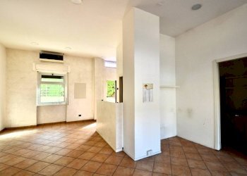 Interno non residenziale - Negozio via Filippo Corridoni, Bergamo - foto 9