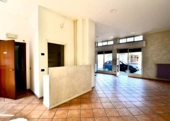 Interno non residenziale - Negozio via Filippo Corridoni, Bergamo - foto 1