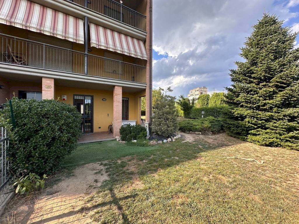 Giardino - Trilocale via Iginio Bersani, Carmagnola - foto 2