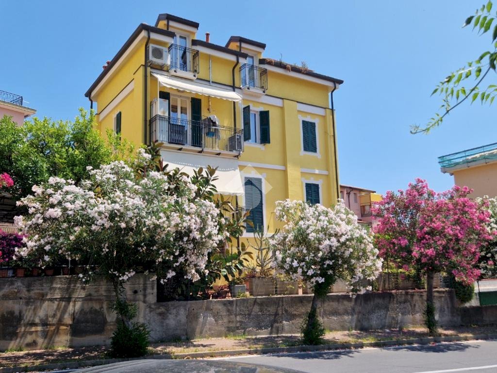 Apartment Via Piave, Loano - photo 1