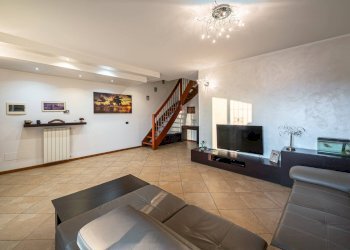 Foto 3 - Quadrilocale bernina
 
1066, Camparada - foto 3